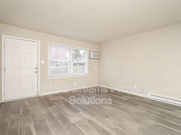 4th image of 900 Lowdermilk St APT B