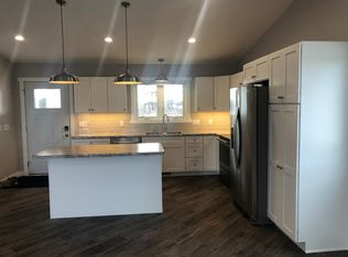 1945 Prairie Pl, Holmen, WI 54636