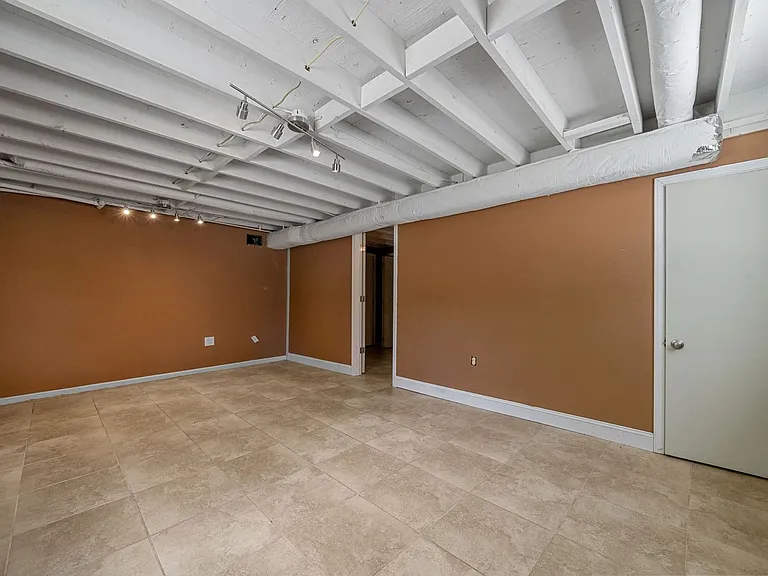809 Pollard Rd — Photo 25
