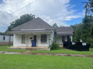 215 S Maple St, Guthrie, OK 73044