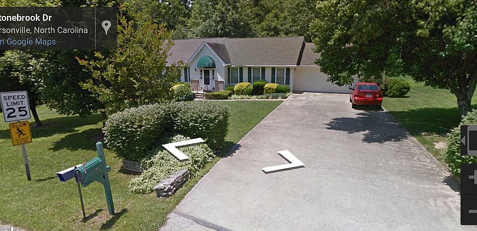 1st image of 203 Stonebrook Dr