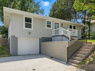 207 2nd St, Glenwood, IA 51534