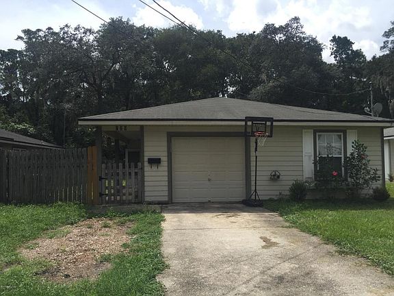 2nd image of 729 N Cypress Ave