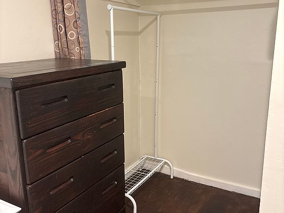 2nd image of 160 S Oak Ave #160