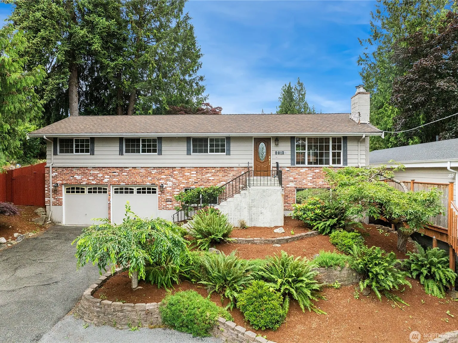 5 bed, 2100 sqft, $3,300 — Photo 1