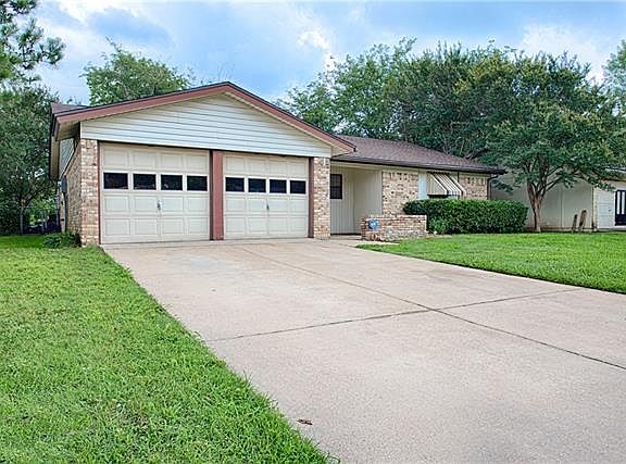 3rd image of 2114 Scarlet Oaks Dr