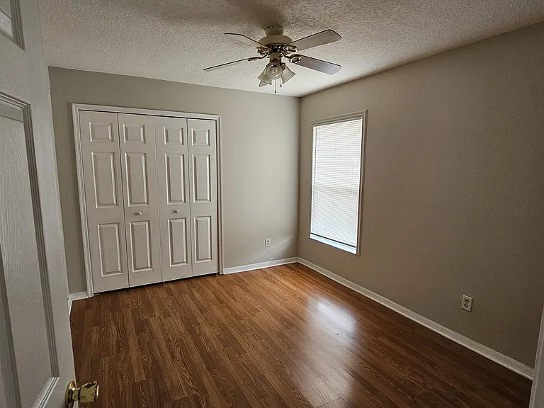 7642 Fordham Creek Ln — Photo 14