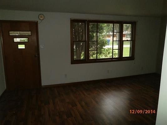 2nd image of 1618 S Stockport Dr