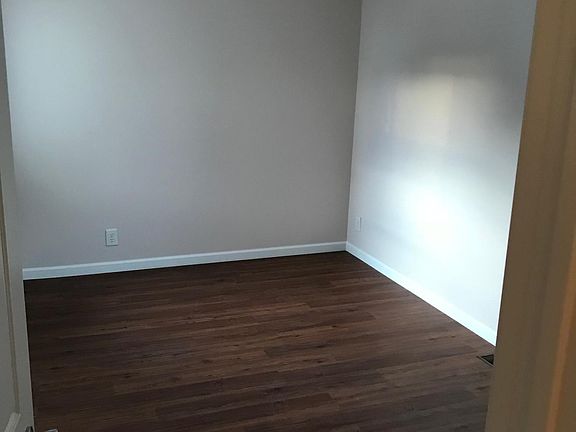 3rd image of 607 S Blanchard St