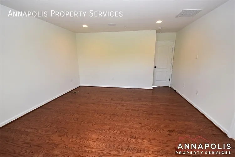 7946 Monrovia Dr — Photo 15