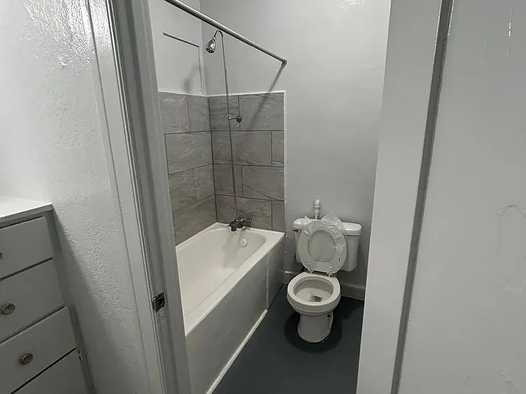 The Blackstone Apartments — Photo 23