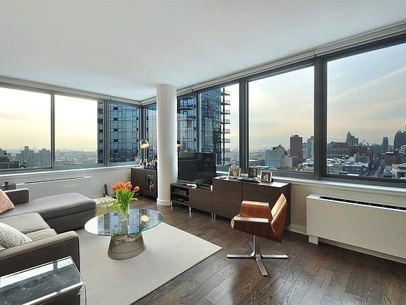 2nd image of 230 Ashland Pl APT 21D