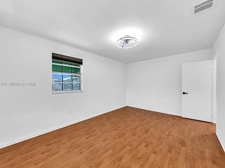 12370 SW 52nd St — Photo 32