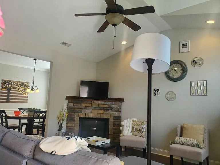 3913 Nantucket Rd #B — Photo 3