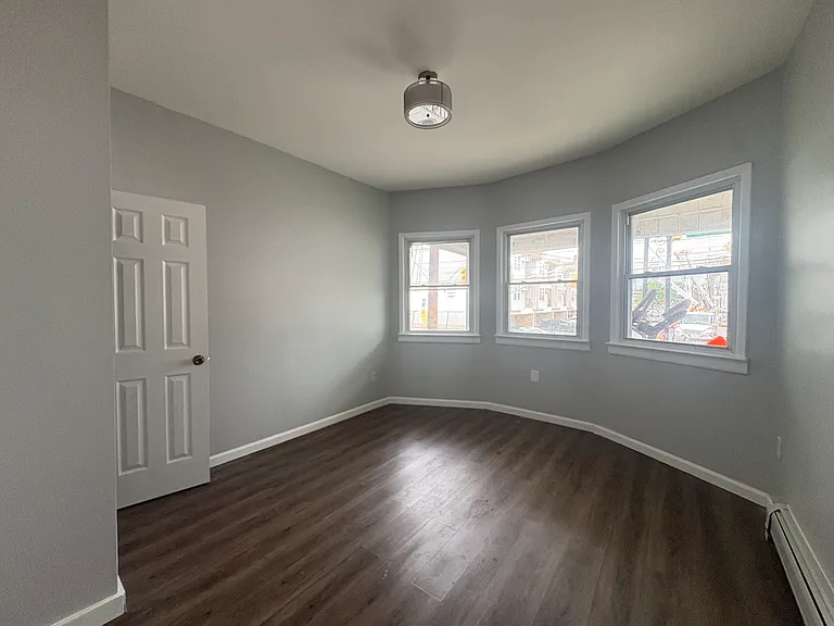 176 Garfield Ave #2 — Photo 3