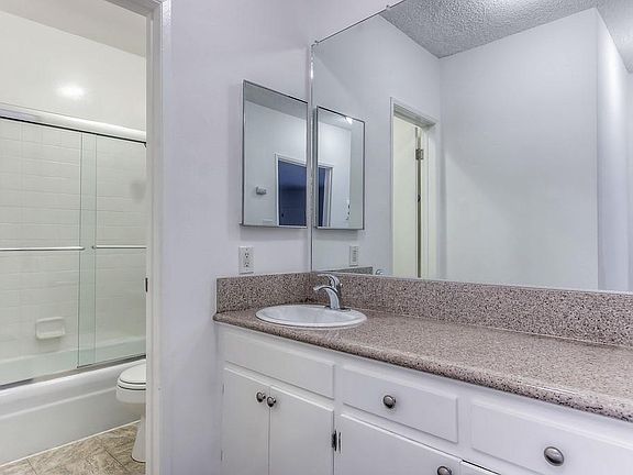 Model unit- Vacant units may slightly differ
