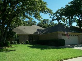 2821 Woodpath Ln, Bedford, TX 76021