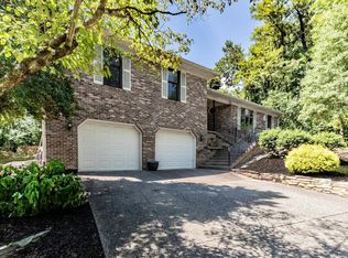 5828 Harmony Woods Ln, Evansville, IN 47720