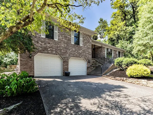 5828 Harmony Woods Ln, Evansville, IN 47720