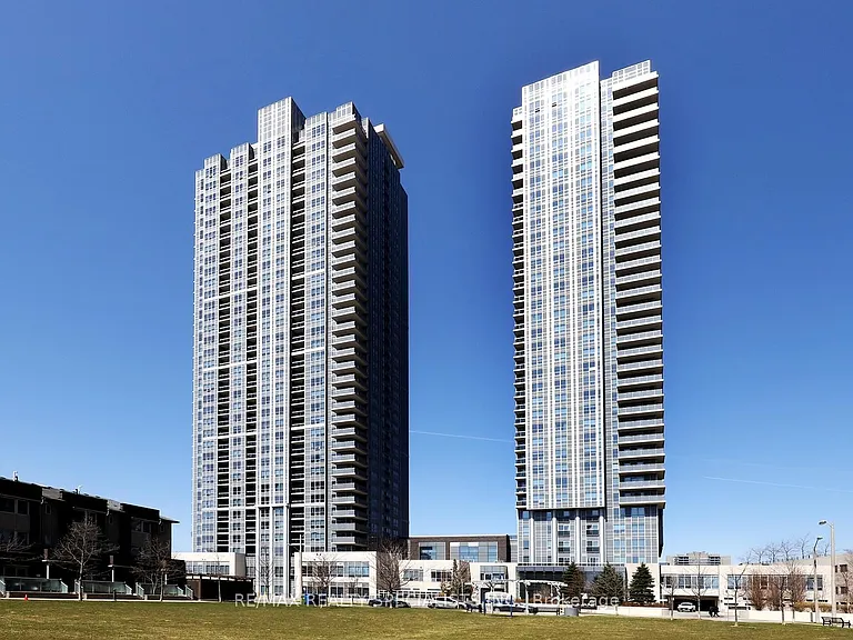 275 Village Green Sq #216 — Photo 1