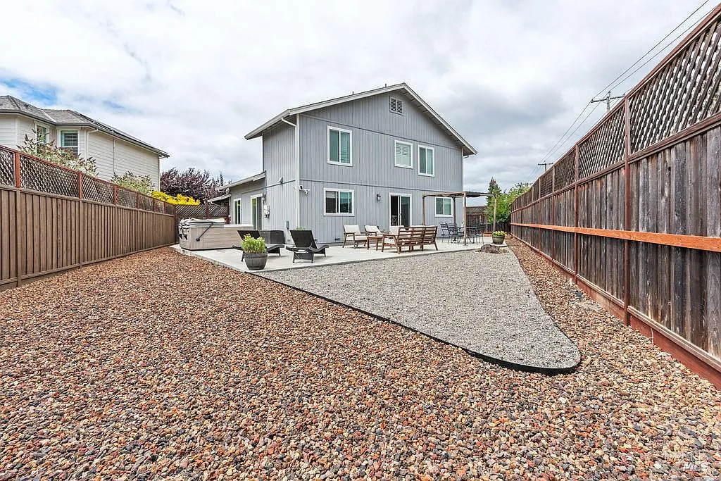 3690 Hillary Court - Photo 2