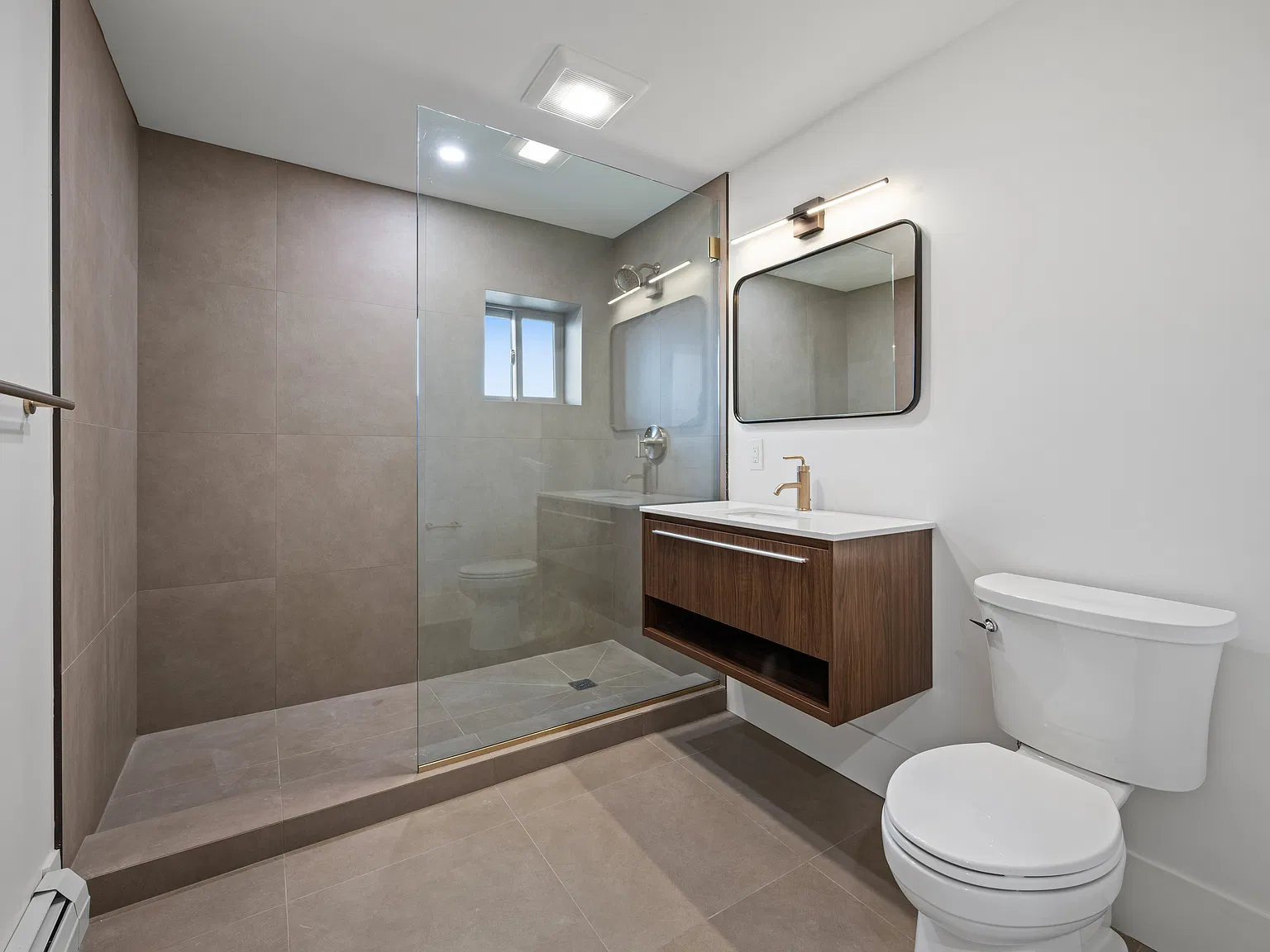 2 bed, 900 sqft, $3,500 — Photo 3