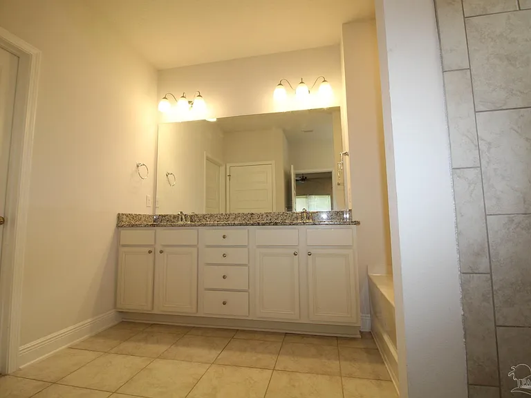 8006 Burnside Loop — Photo 13