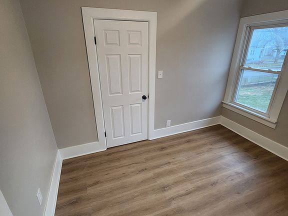 5th image of 856 1/2 Wilson Ave