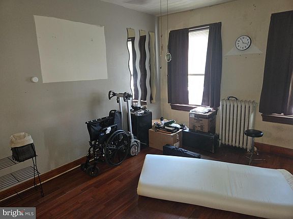 4th image of 715 Shepherd St NW