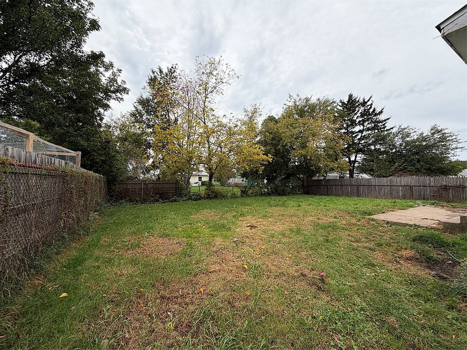 2nd image of 1336 W 23rd St