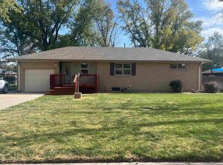 1012 S Saint John Ave, Lyons, KS 67554
