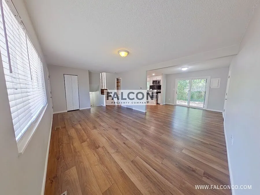 Gorgeous Home In Widefield! — Photo 2