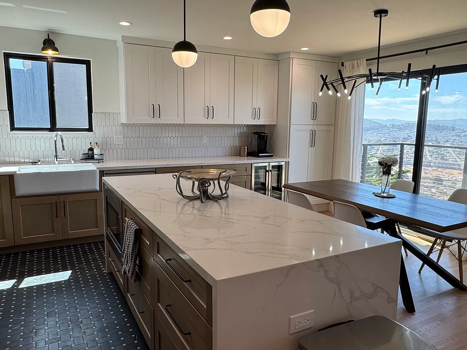 4 bed, 1629 sqft, $14,000 — Photo 2