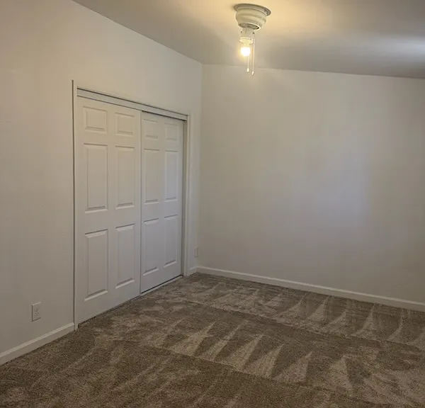 1848 W Lester St — Photo 2