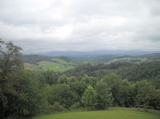 652 Turkey Trot Ln, Sparta, NC 28675