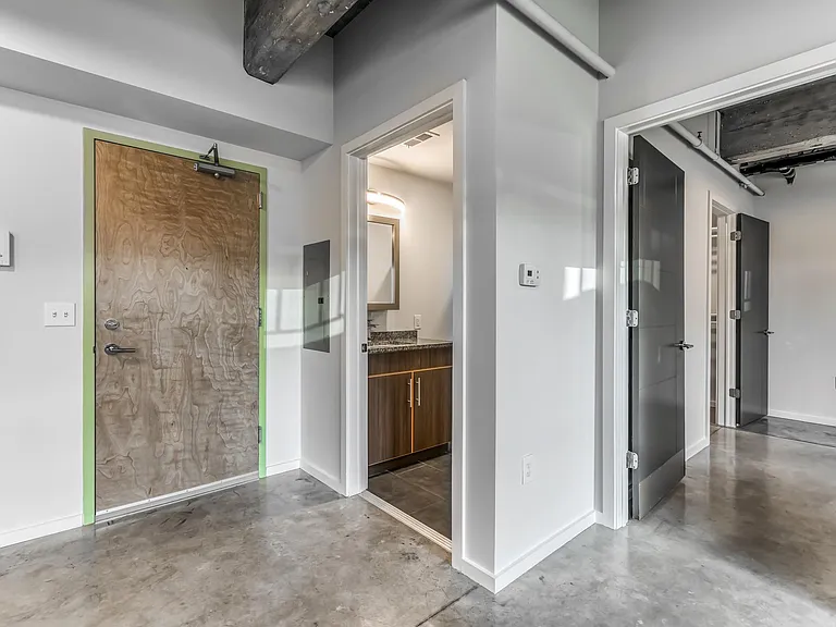 Brown Street Lofts — Photo 9