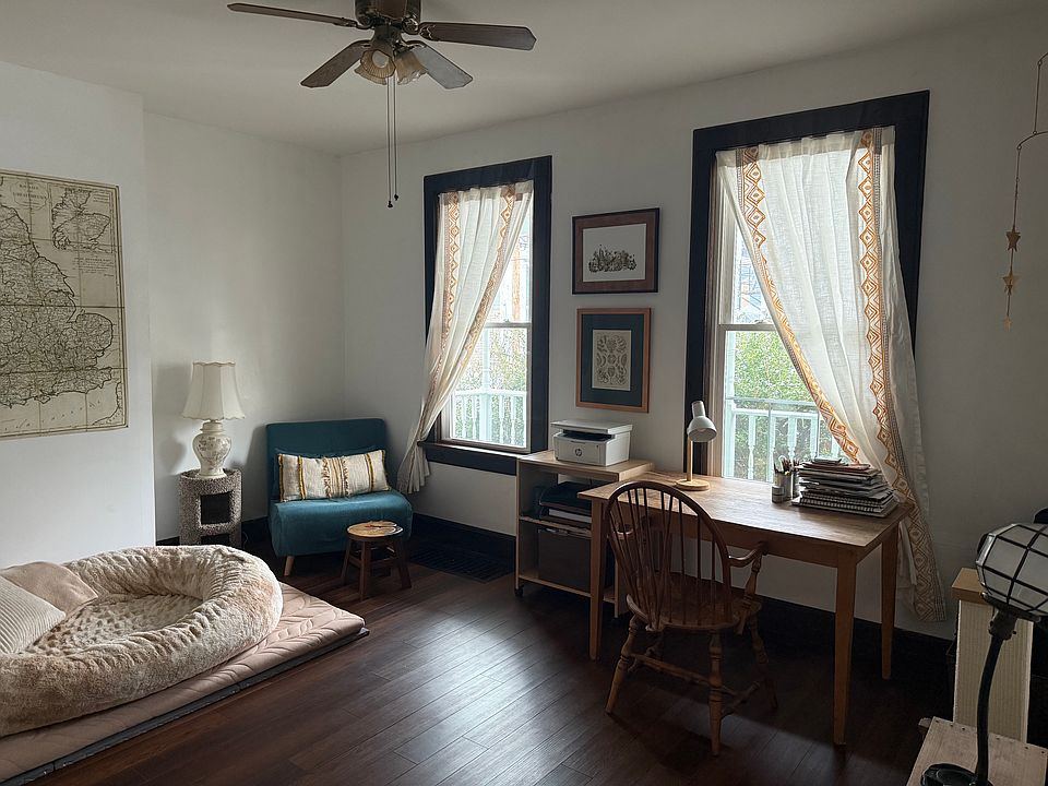 1st image of 164 Fair St #1