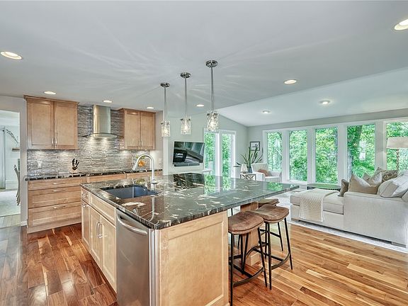2nd image of 6 Millwood Ct