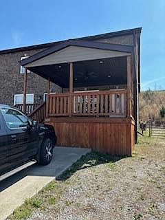 5th image of 659 Clubhouse Dr