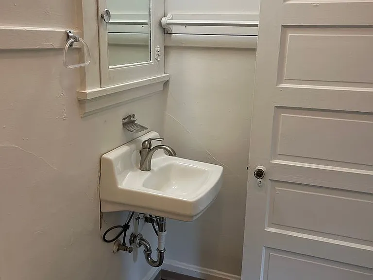 405 NE Oak St — Photo 29