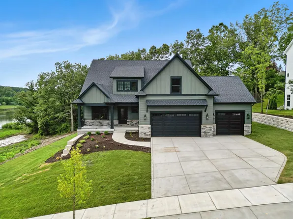 908 Mary Ellen Dr, Crown Point, IN 46307