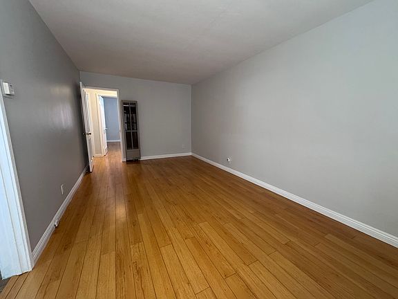 3rd image of 1850 N Hollywood Way Unit A