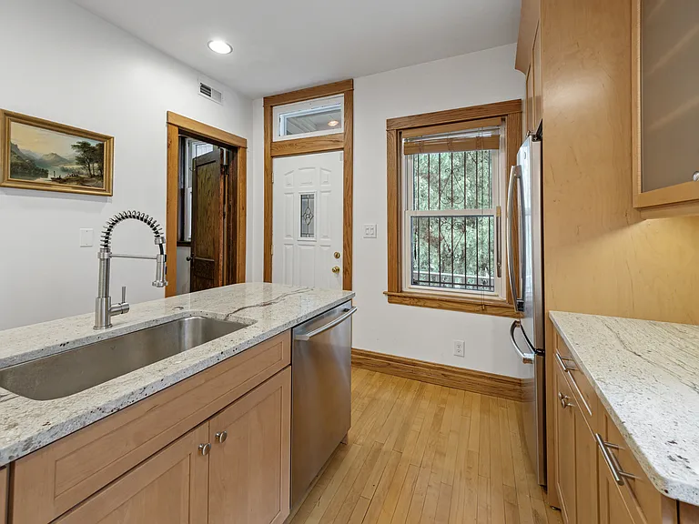 1648 N Saint Louis Ave #2 — Photo 24