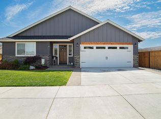 2737 Esther Ln, Grants Pass, OR 97527