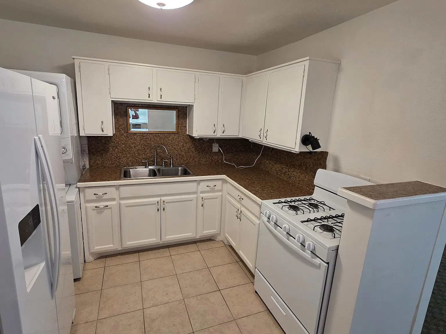 601 Boardwalk Ln — Photo 2