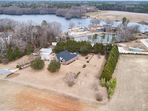 3rd image of 5517 Adrian Road