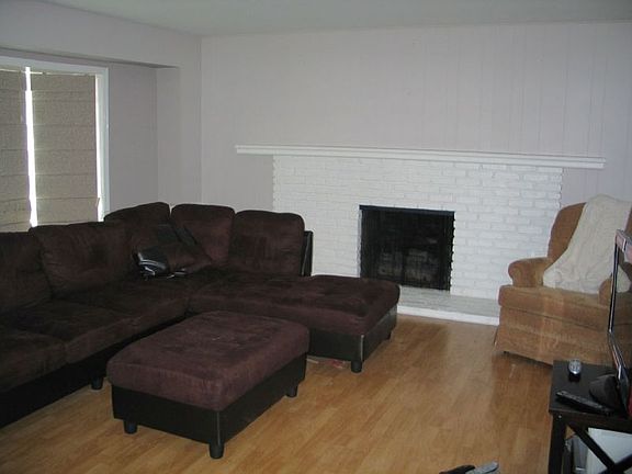 3rd image of 219 Marigold Ave