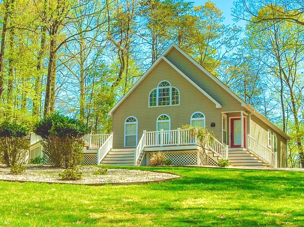 257 Pine Knob Cir, Moneta, VA 24121