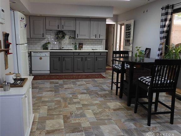 5th image of 6455 Oakhurst Pl