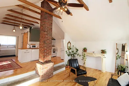 32 Rodman St #UPPER Photo 1